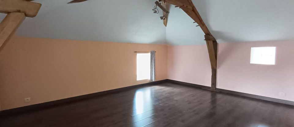 Maison 7 pièces de 175 m² à Luzay (79100)