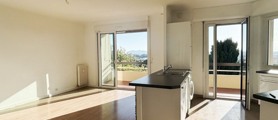 Apartment 3 rooms of 66 m² in Toulon (83000)