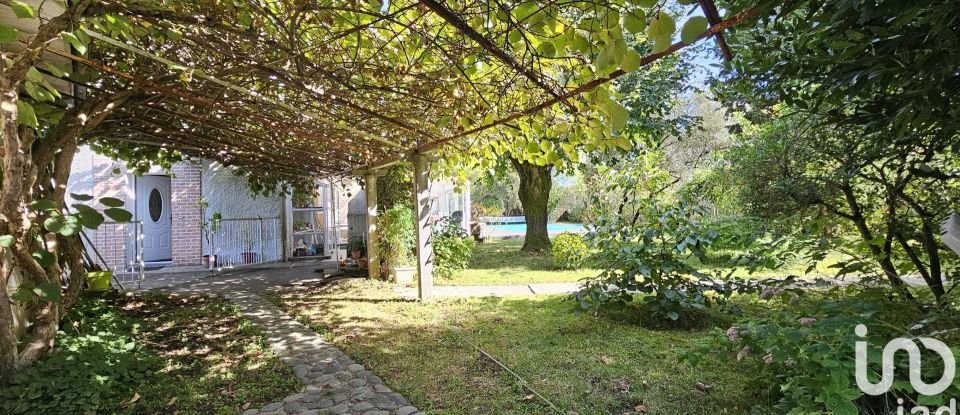 Maison 5 pièces de 150 m² à Artiguelouve (64230)