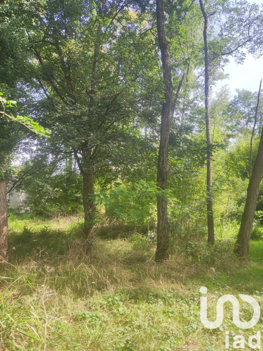 Land of 1,161 m² in Saint-Sulpice-et-Cameyrac (33450)