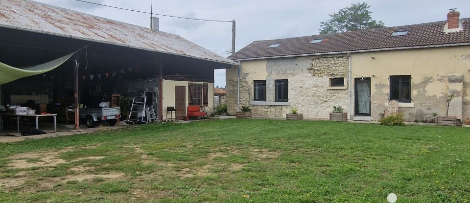 Maison 4 pièces de 100 m² à Saint-Macaire-du-Bois (49260)