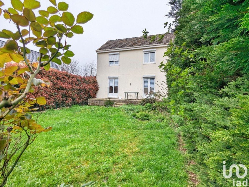 Maison 4 pièces de 95 m² à Camphin-en-Carembault (59133)