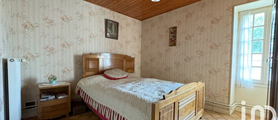 Traditional house 5 rooms of 120 m² in Sérigné (85200)