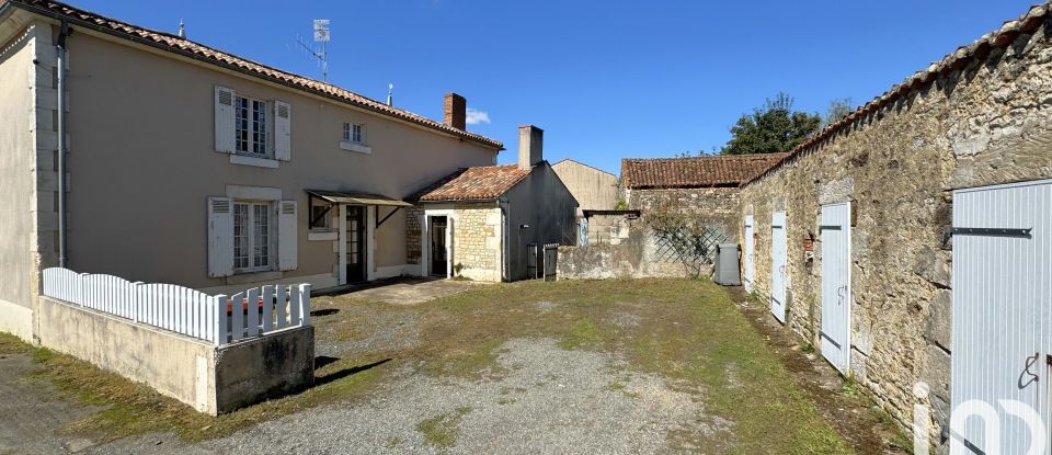 Traditional house 5 rooms of 120 m² in Sérigné (85200)