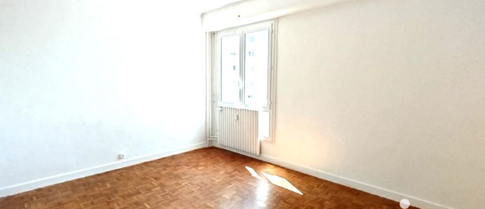 Apartment 5 rooms of 105 m² in Saint-Étienne (42100)