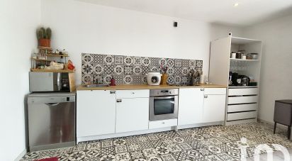 Appartement 3 pièces de 75 m² à Saint-Laurent-de-Chamousset (69930)