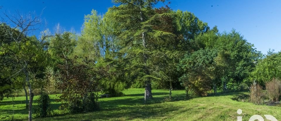 Demeure 7 pièces de 134 m² à Manthelan (37240)