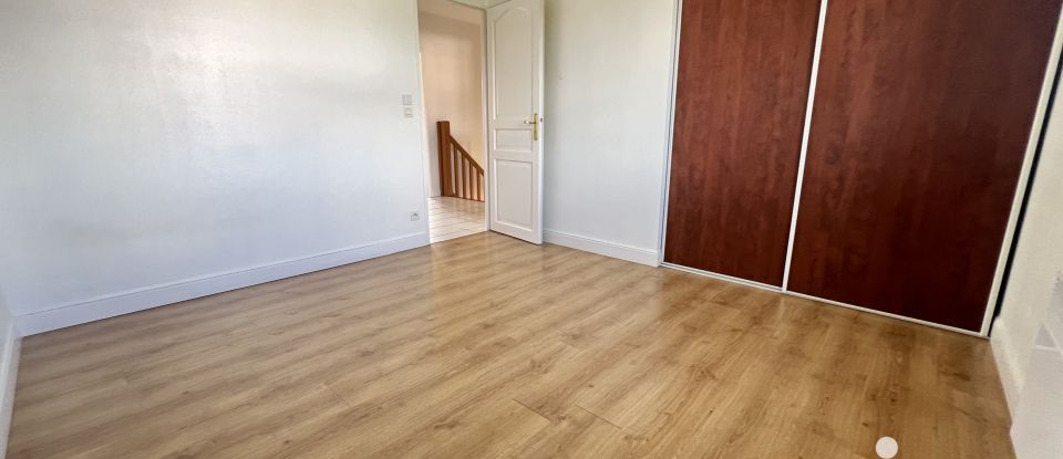 Maison 5 pièces de 106 m² à Lons (64140)