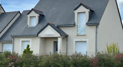 House 7 rooms of 117 m² in Distré (49400)