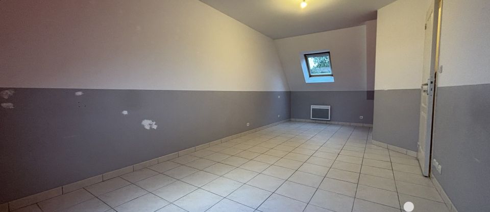 House 7 rooms of 117 m² in Distré (49400)