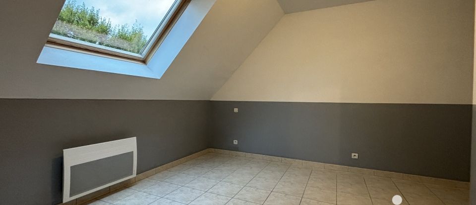 House 7 rooms of 117 m² in Distré (49400)