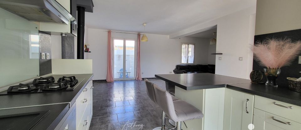 Maison 4 pièces de 90 m² à Beauvoisin (30640)