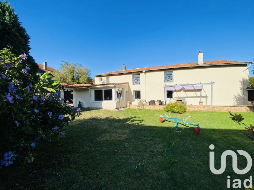 House 4 rooms of 112 m² in Vouziers (08400)