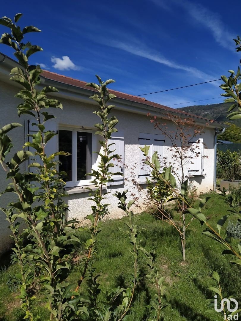 Maison 6 pièces de 110 m² à Serrières-de-Briord (01470)