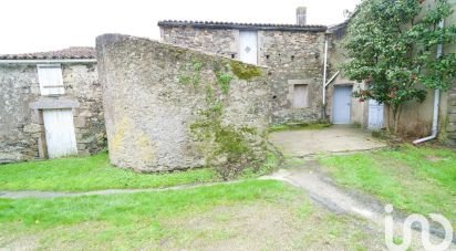 Barn conversion 2 rooms of 51 m² in Montaigu (85600)