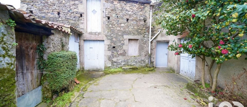 Barn conversion 2 rooms of 51 m² in Montaigu (85600)