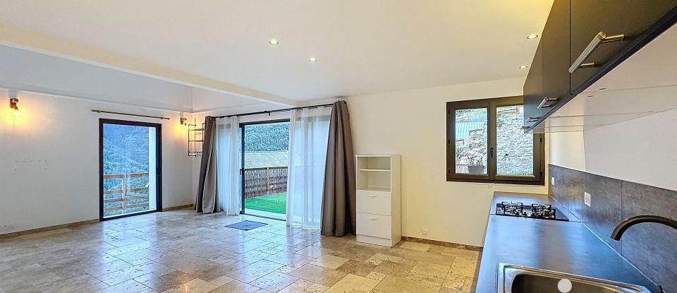 Châlet 4 pièces de 111 m² à Venanson (06450)