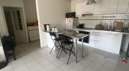 Appartement 4 pièces de 81 m² à Bordeaux (33000)