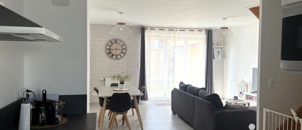 House 3 rooms of 75 m² in Moret Loing et Orvanne (77250)