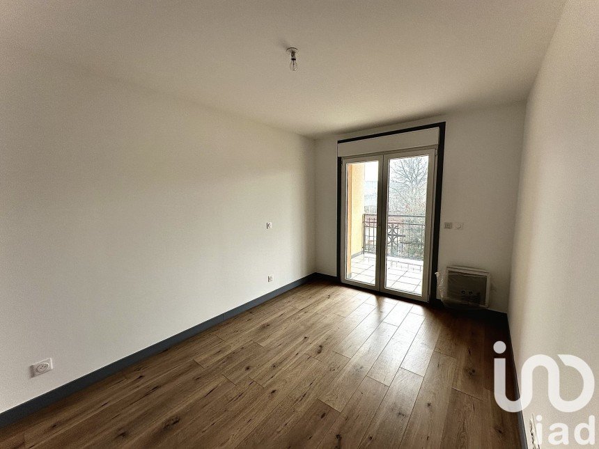 Apartment 3 rooms of 78 m² in Breuillet (91650)