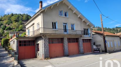 Maison traditionnelle 10 pièces de 188 m² à Saint-Martin-de-Valamas (07310)