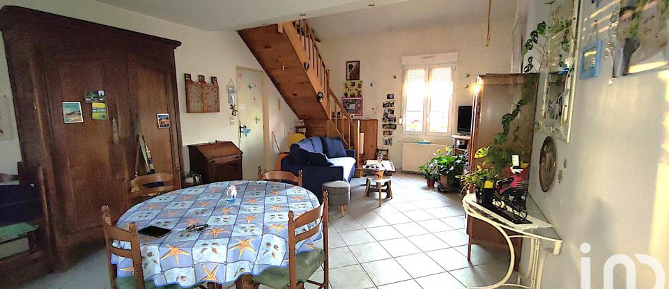 Town house 5 rooms of 90 m² in Mamers (72600)