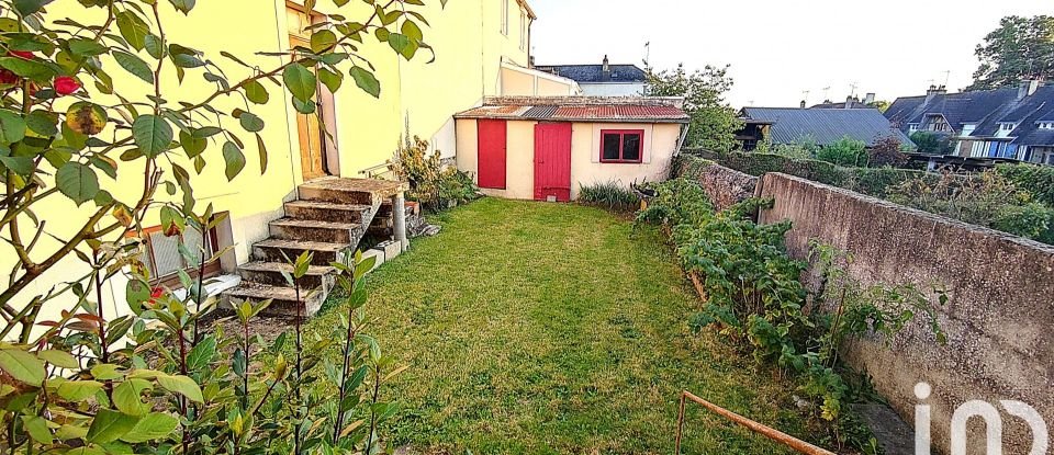 Town house 5 rooms of 90 m² in Mamers (72600)