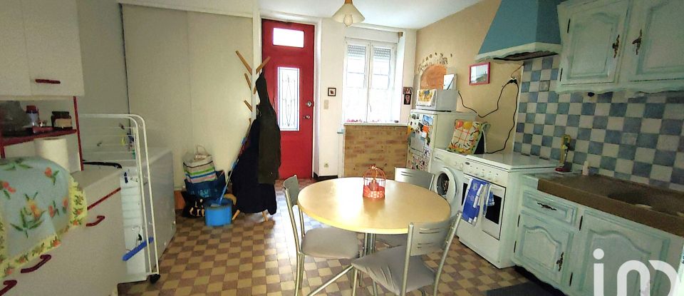 Town house 5 rooms of 90 m² in Mamers (72600)