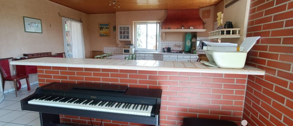 Maison 5 pièces de 150 m² à Soleymieux (42560)