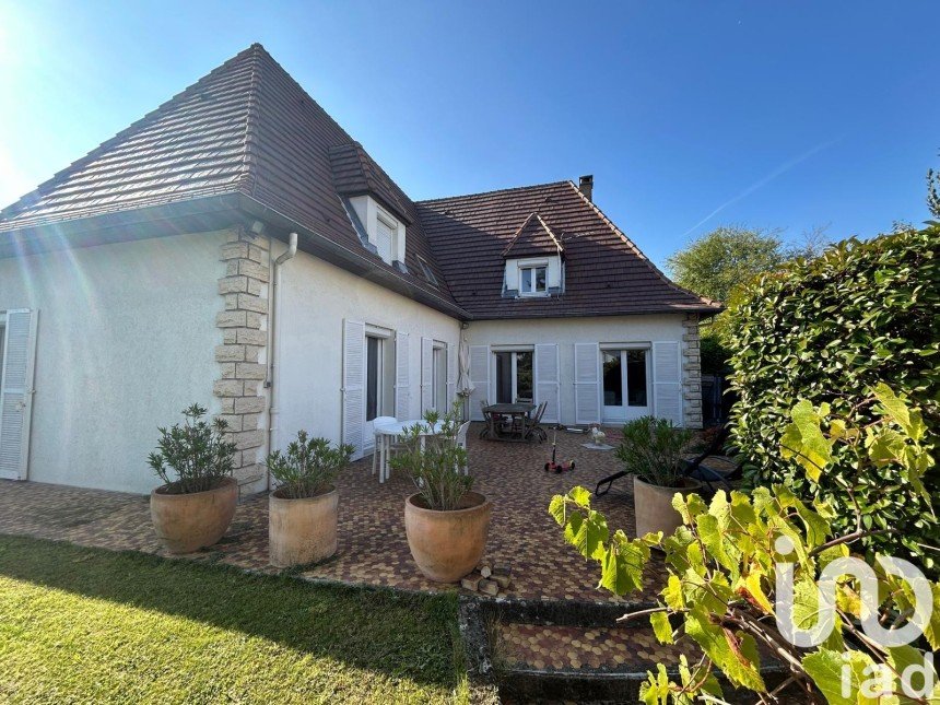 Maison traditionnelle 9 pièces de 207 m² à Morsang-sur-Orge (91390)