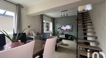 Maison 4 pièces de 99 m² à Hélesmes (59171)