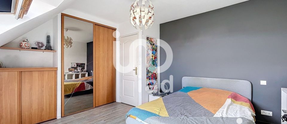 Maison 6 pièces de 125 m² à Hénansal (22400)