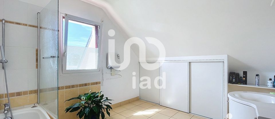 Maison 6 pièces de 125 m² à Hénansal (22400)