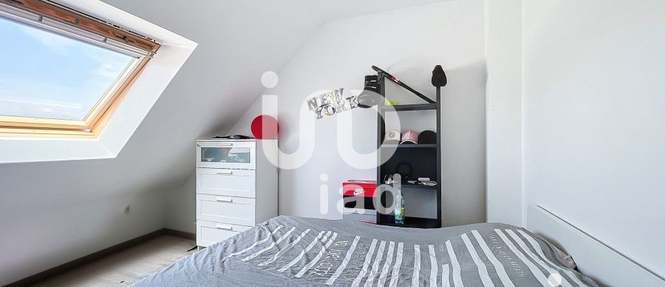 Maison 6 pièces de 125 m² à Hénansal (22400)