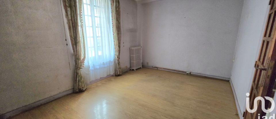 Town house 6 rooms of 126 m² in AUNEAU (28700)