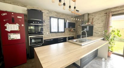 House 6 rooms of 130 m² in Belin-Béliet (33830)