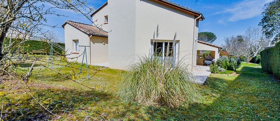 Maison 4 pièces de 141 m² à Parisot (81310)