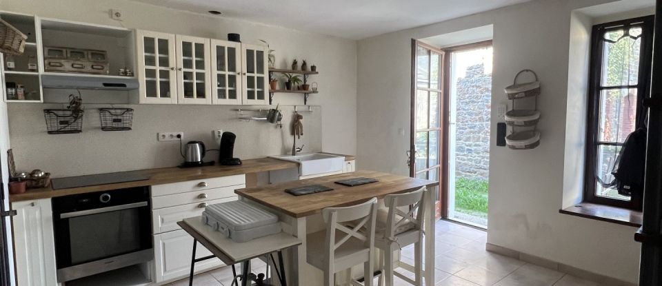 House 4 rooms of 110 m² in Argentré-du-Plessis (35370)