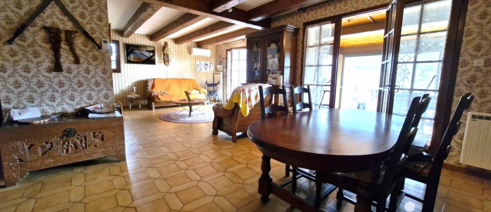 Traditional house 4 rooms of 105 m² in Le Revest-les-Eaux (83200)