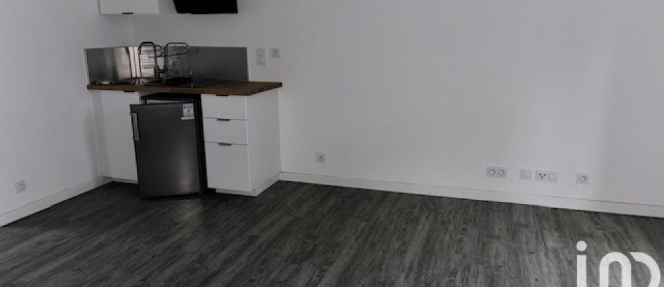 Studio 1 pièce de 30 m² à Carhaix-Plouguer (29270)