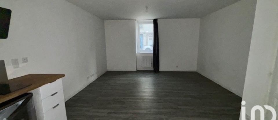 Studio 1 pièce de 30 m² à Carhaix-Plouguer (29270)