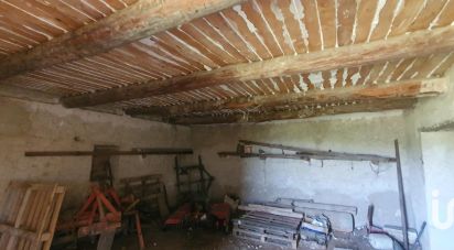 Barn conversion 4 rooms of 140 m² in Ansouis (84240)