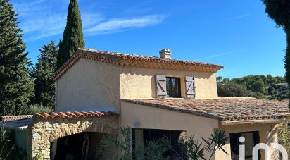 Maison traditionnelle 8 pièces de 222 m² à Le Castellet (83330)