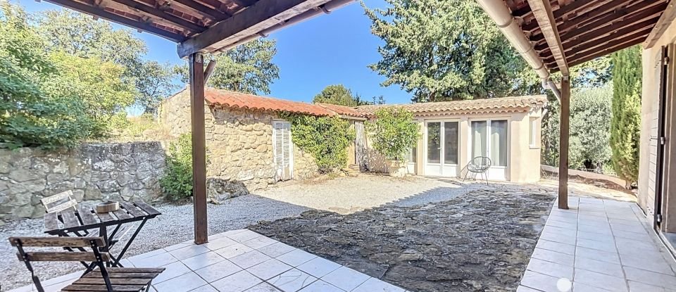 Maison traditionnelle 8 pièces de 222 m² à Le Castellet (83330)