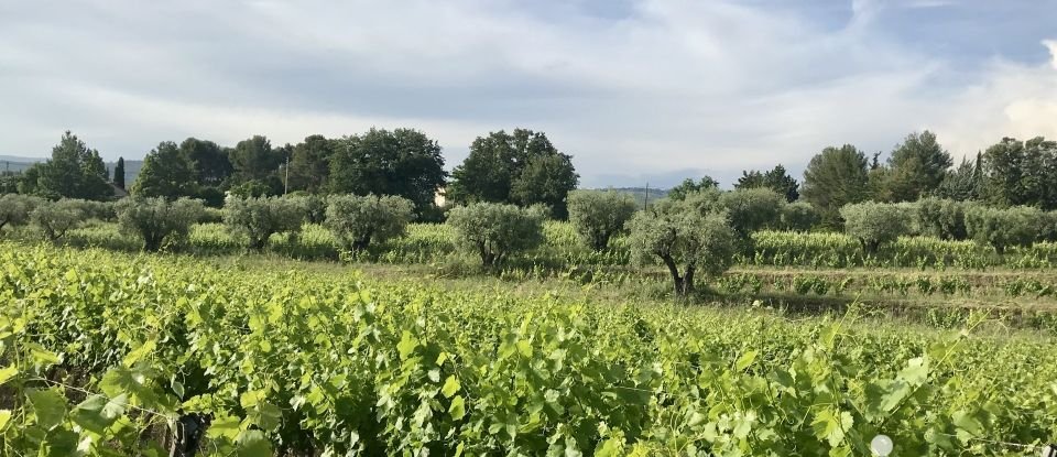 Maison traditionnelle 8 pièces de 222 m² à Le Castellet (83330)