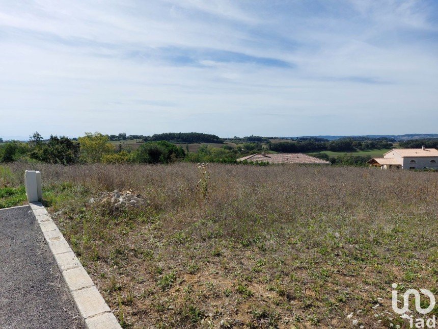 Land of 1,500 m² in Saint-Germier (81210)