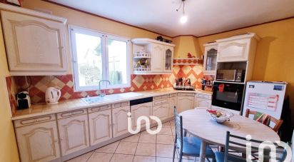 House 8 rooms of 139 m² in Sainte-Geneviève-des-Bois (91700)