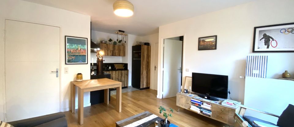 Appartement 2 pièces de 45 m² à Suresnes (92150)