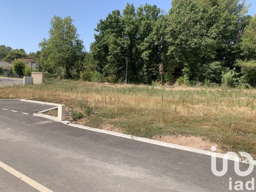 Land of 445 m² in Carnoules (83660)