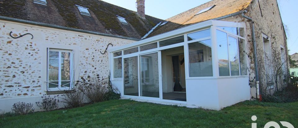 Maison 8 pièces de 326 m² à Grisy-Suisnes (77166)